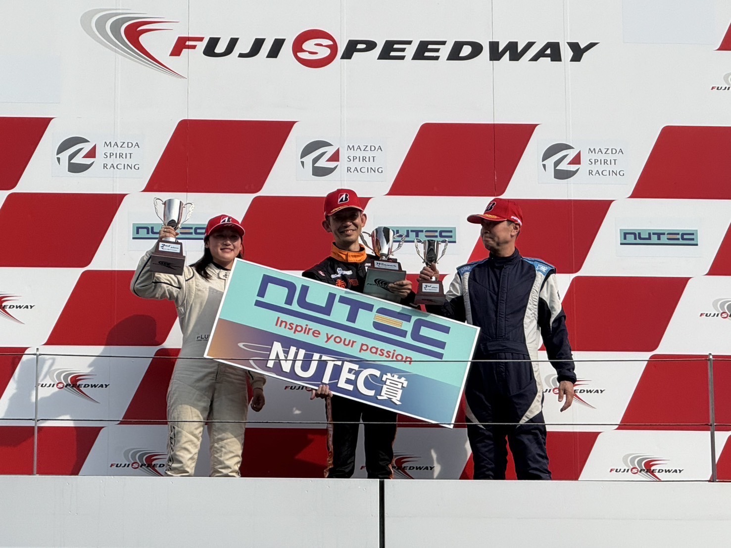 FCRロードスターカップを走行するK2 GARAGEのロードスター